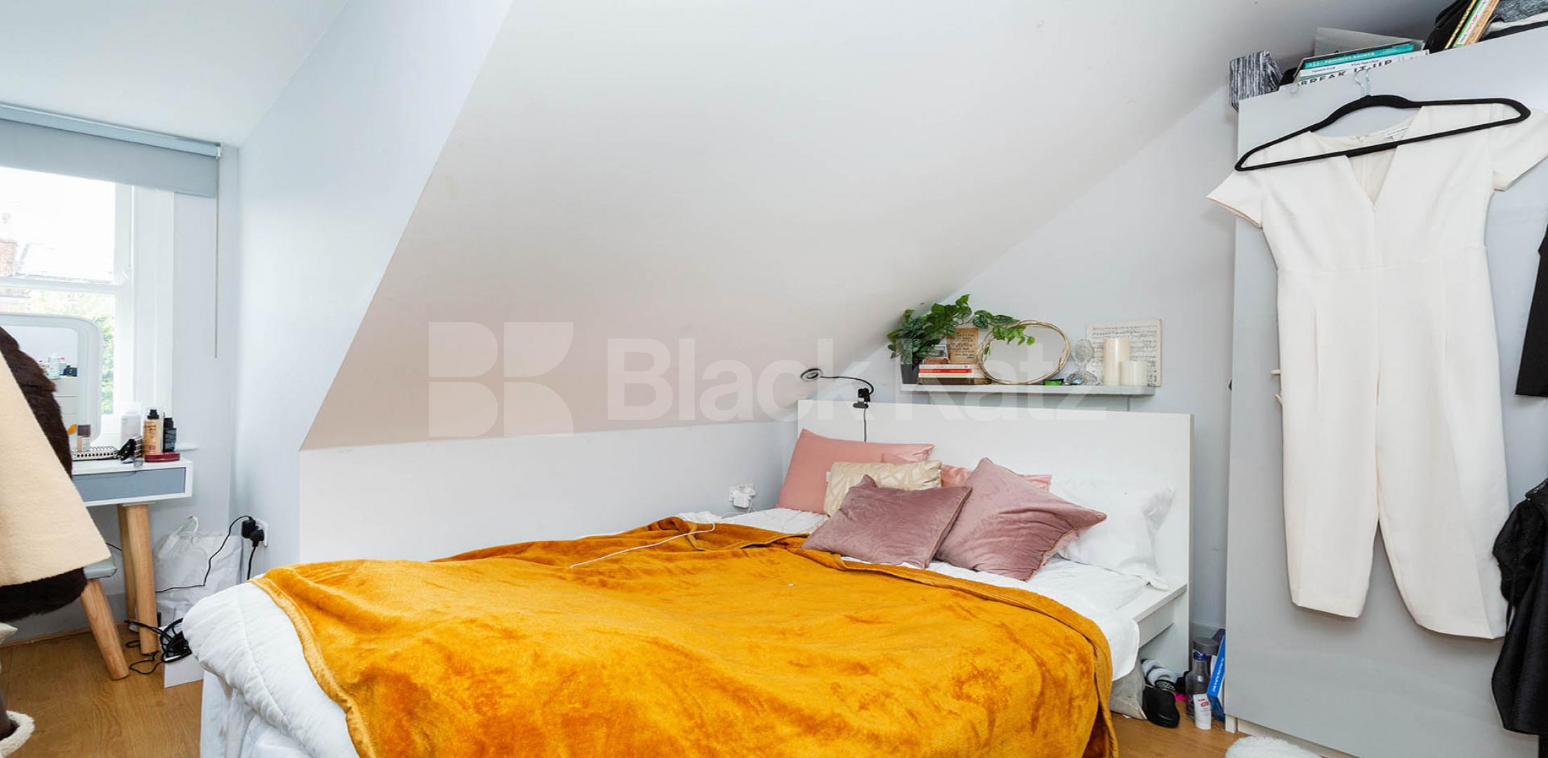 			6 Bedroom, 2 bath, 2 reception Flat			 Parolles Road, Archway